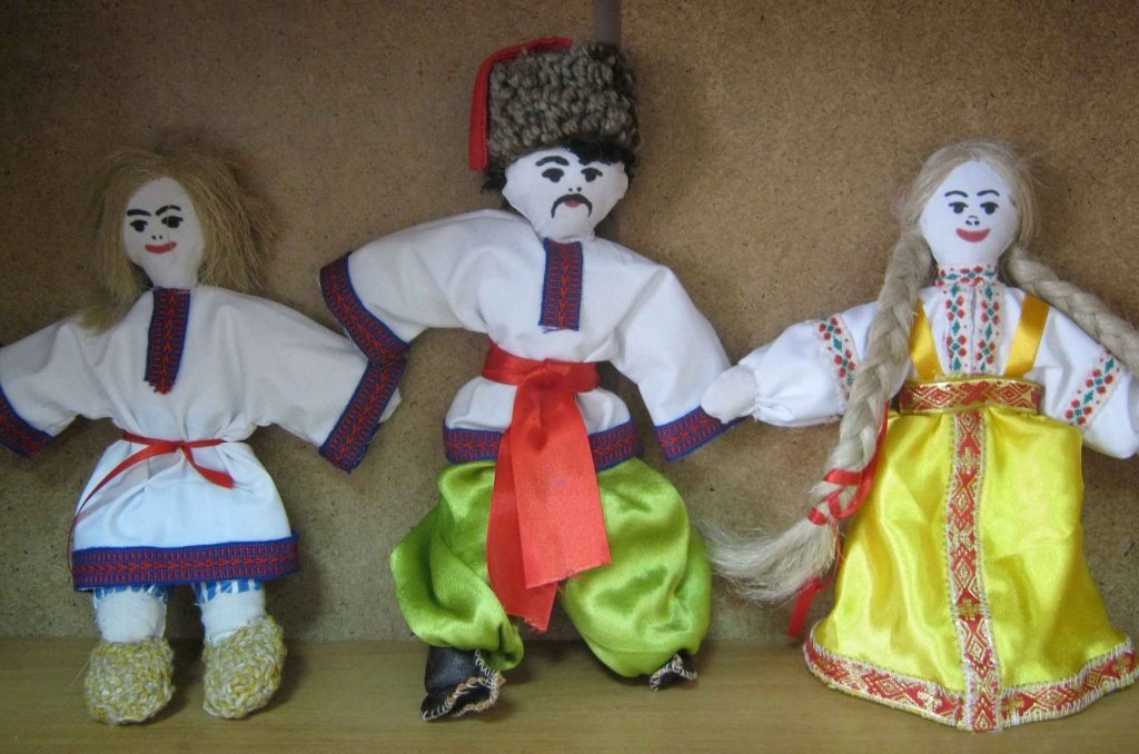 Куклы-Ольги-Лесниковой-живут-дружно.jpg