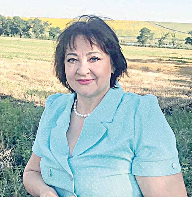 Заместитель министра экологии и природных ресурсов Наталья КОВТУН: «У нас погибают, заилены, заросли камышом и кустарником не десятки – сотни малых рек. А в период маловодья для сохранения реки Дон важен каждый родник, каждый ручеек. И спасти их мы сможем только все вместе». Заместитель министра экологии и природных ресурсов Наталья КОВТУН: «У нас погибают, заилены, заросли камышом и кустарником не десятки – сотни малых рек. А в период маловодья для сохранения реки Дон важен каждый родник, каждый ручеек. И спасти их мы сможем только все вместе».