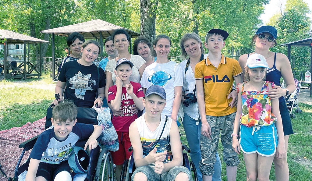 Ребята из местного отделения «Ветра перемен» Зерноградского района приехали на пикник.