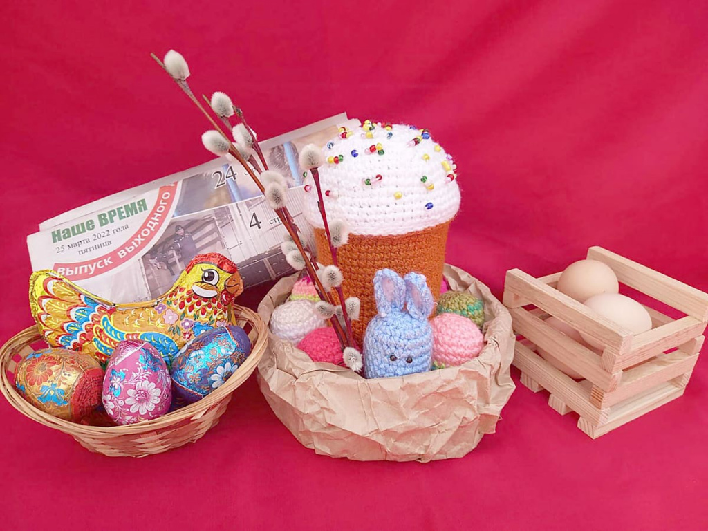 Семья нашей активной подписчицы Оксаны ГАРКУШИНОЙ уже готовится к празднованию Пасхи. В этом году главное событие для православных христиан выпало на 24 апреля. И, как всегда, обязательная деталь – любимая газета «Наше время».