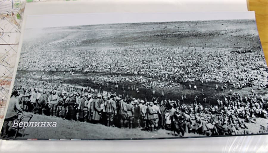 Реальная фотография из немецкого архива. Военнопленные, строители железной дороги “Берлинка”