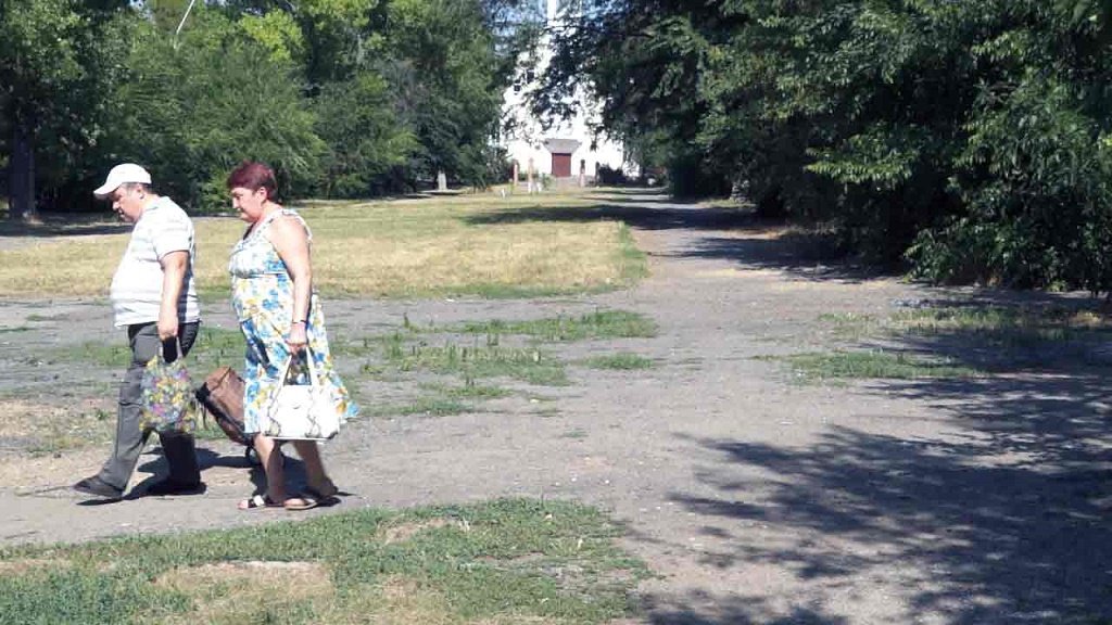 Пока посетителей в запущенном парке немного. Может, все изменится после реконструкции? Image8.jpg
