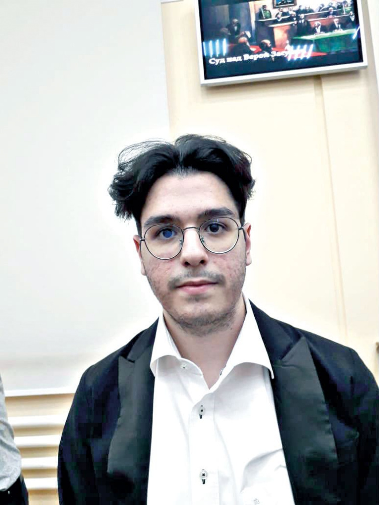 Первокурсник юрфака Григорий Казарян (судья Кони): Первокурсник юрфака Григорий Казарян (судья Кони):