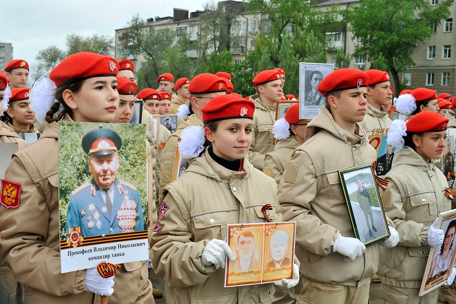 Возложениме юнармейцы.jpg Возложениме юнармейцы.jpg