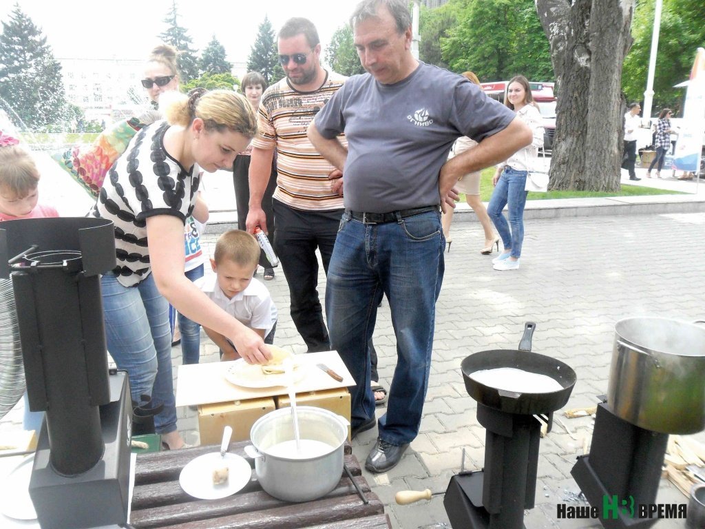 За блинами Аркадия Кремина становились в очередь.