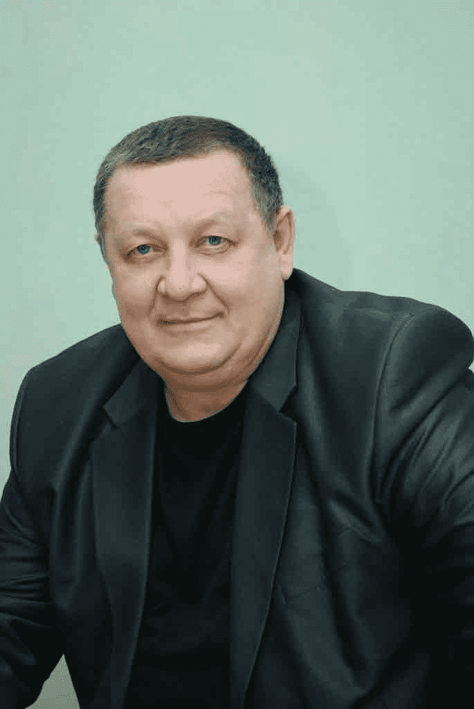 Евгений ФРОЛЕНКО: – Стране нужны рабочие кадры. И главное – не то, как называется учебное заведение. Куда важнее крепкая материально-техническая база, профессиональные преподаватели и повышение статуса рабочих профессий.