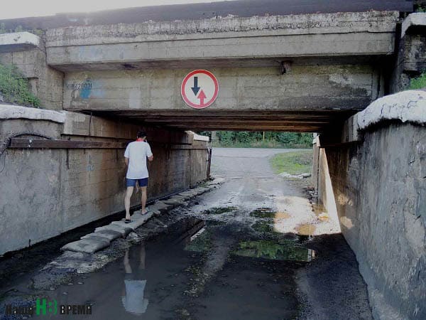 Это – «дорога жизни» для жителей улицы Лермонтова.