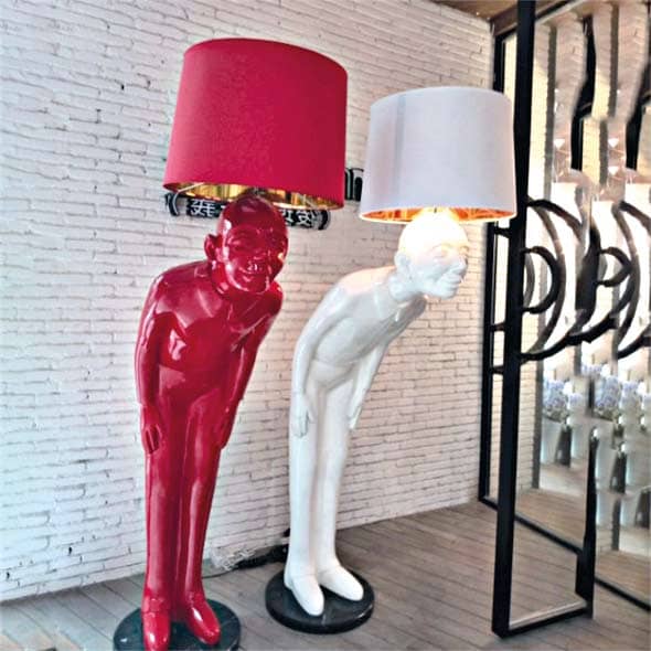 Любой интерьер могут украсить такие необычные торшеры.
