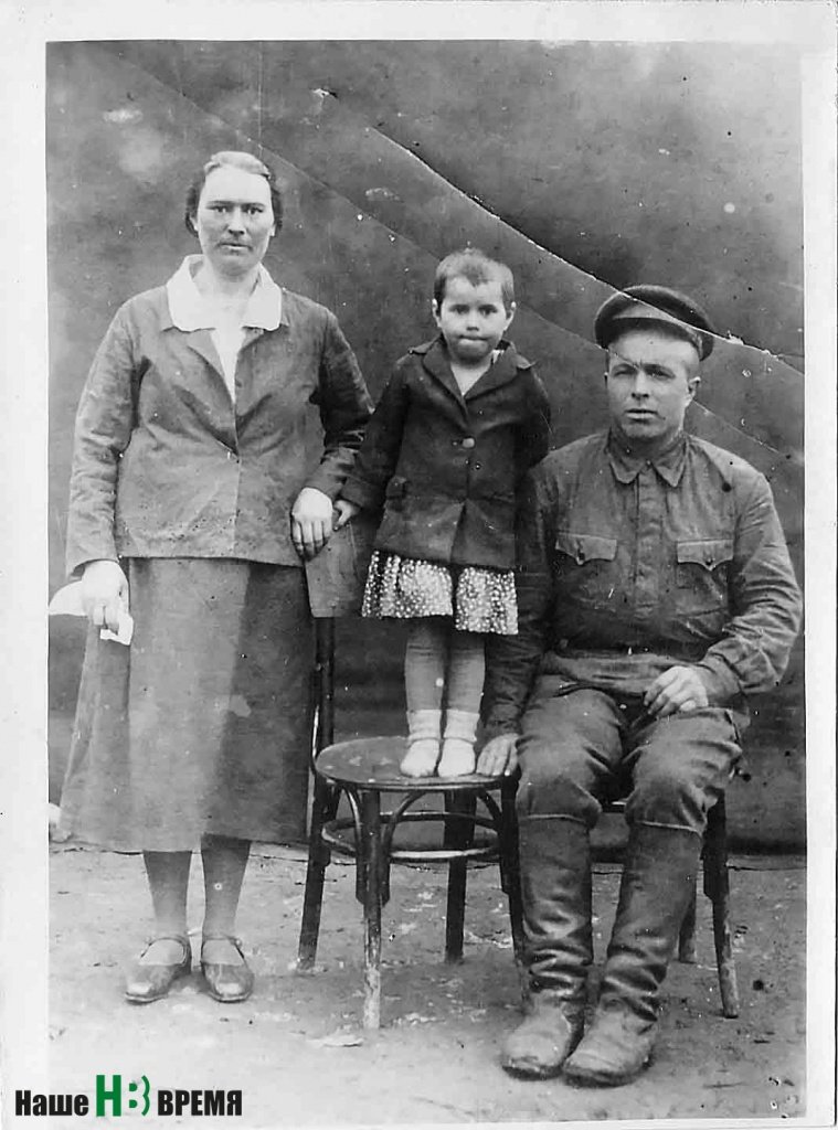 Дмитрий Тихонов со своей женой Марией и дочерью Надей.