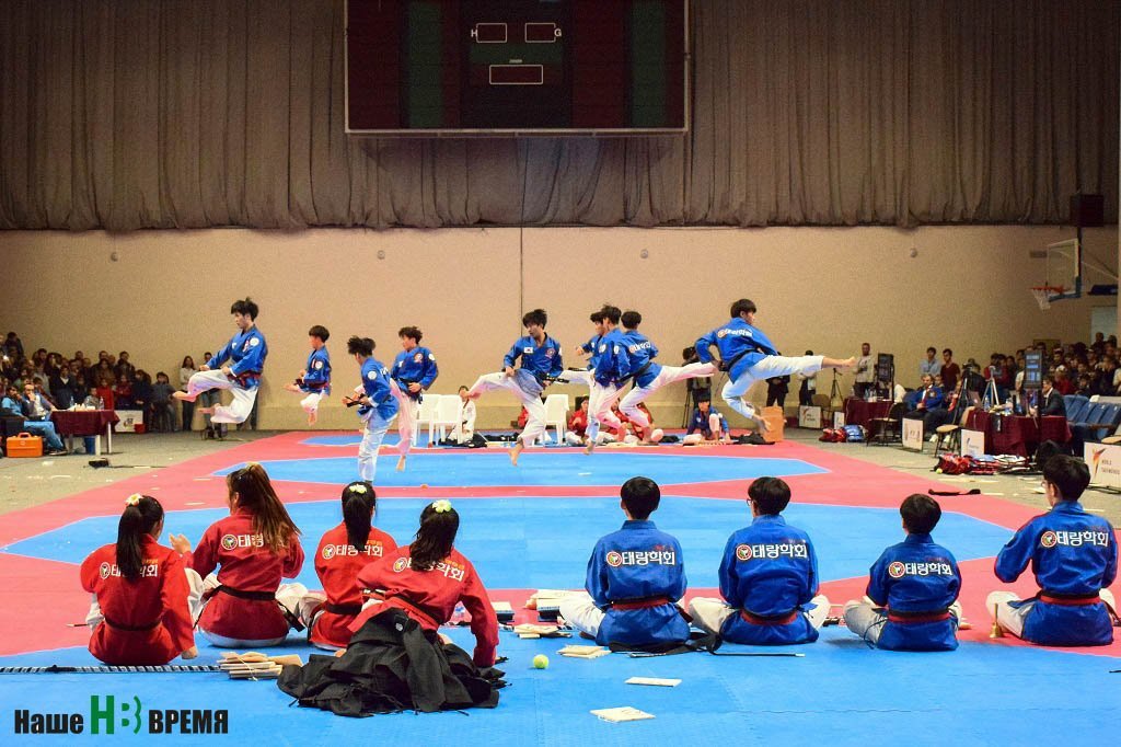 Вчера в «Экспрессе» впервые в Ростове стартовал чемпионат России по тхэквондо (ВТФ).