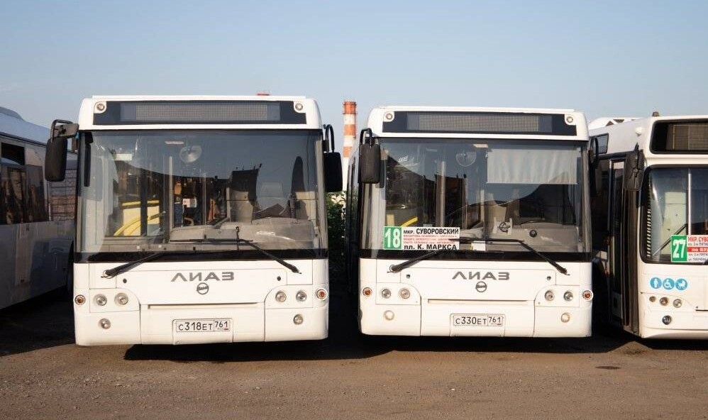 Автобус вар, водитель йок... Совсем как в давней райкинской репризе.