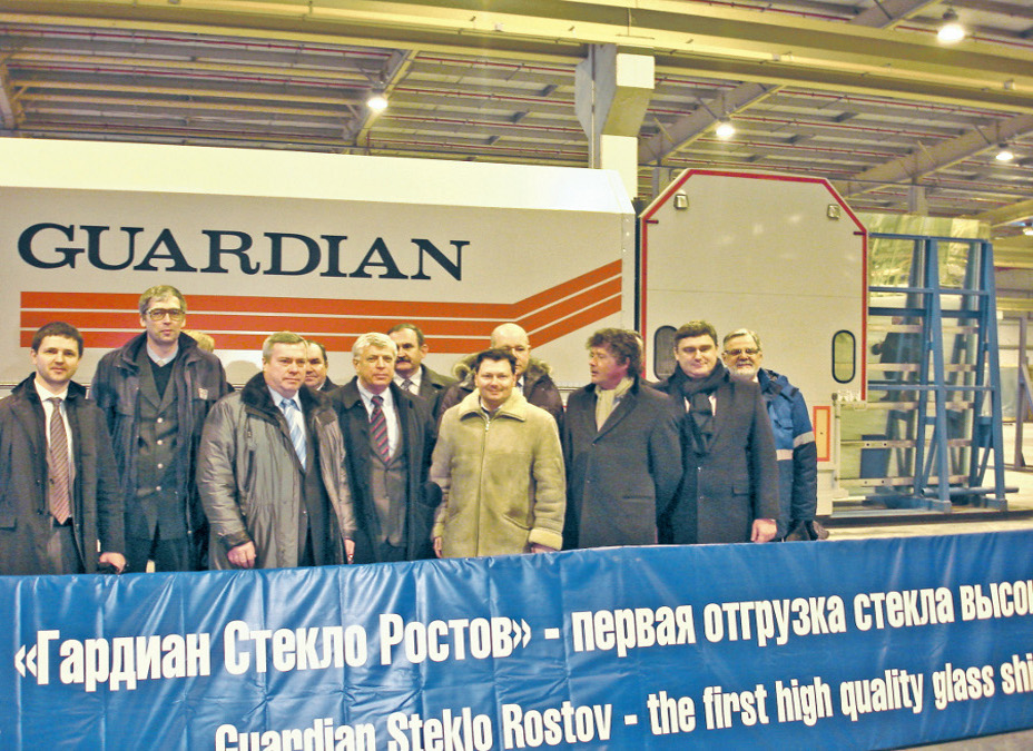 Пуск завода "Гардиан Стекло Ростов" прошел с участием донского губернатора В. Голубева.
