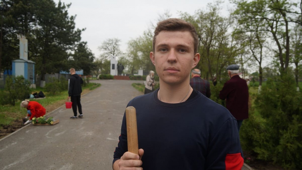 Ученик 11 класса Михаил РОМАНЧЕНКО Ученик 11 класса Михаил РОМАНЧЕНКО