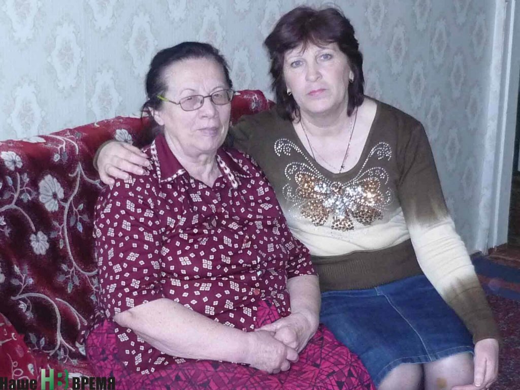 Подопечная Ольга Андреевна (слева) уже пять лет на обслуживании у Галины Николаевны.