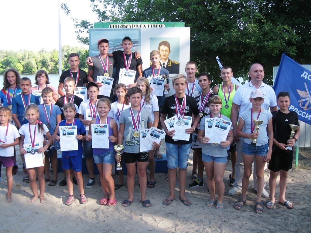 Победители соревнований на байдарках и каноэ