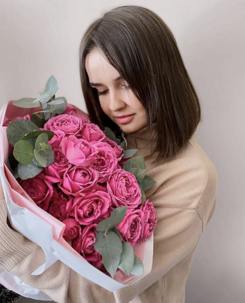 Ольга СКАЛОЗУБОВА: «Букет роз прекрасен в любое время года. Но так уже хочется видеть их на улицах. Осталось чуть-чуть».