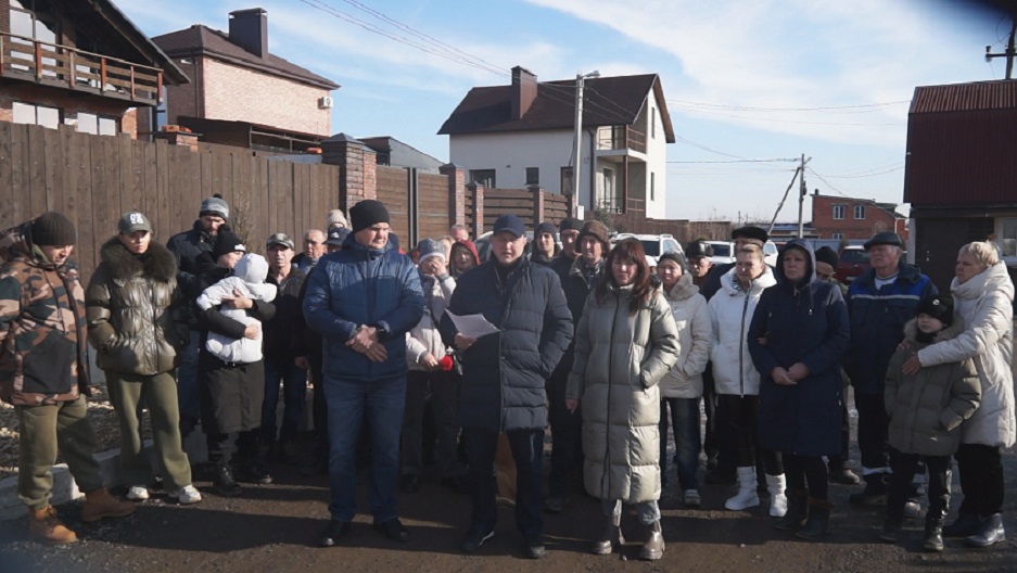 Жители Озерного и "Темерника" просят власти обратить внимание на их проблемы. Дорога не должна разъединять!