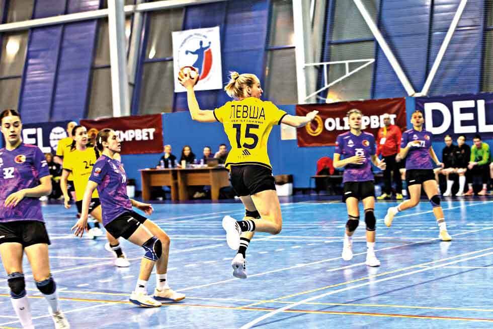 Екатерина ЛЕВША в матче с «Лучом» забросила 11 мячей.