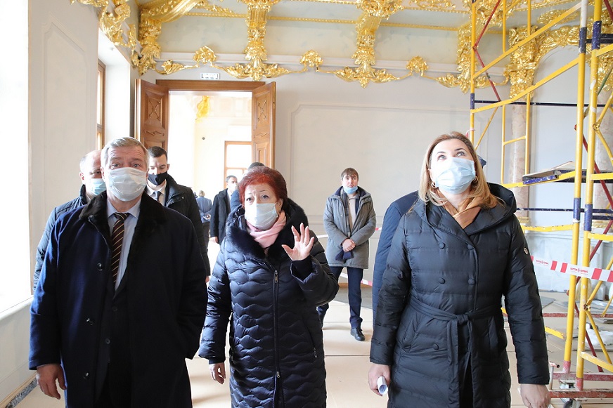 Таганрог дворец Алфераки.jpg Таганрог дворец Алфераки.jpg