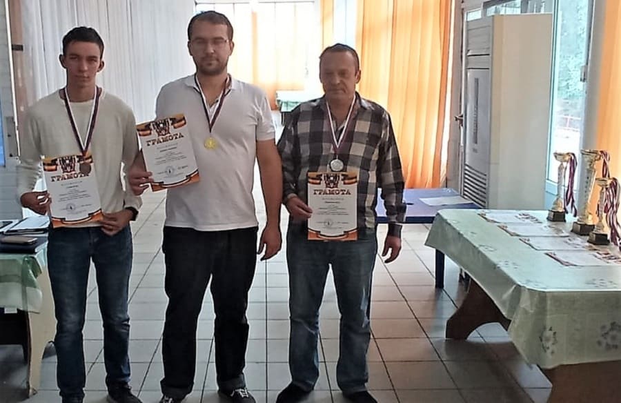 Призеры блица Игорь Сухенко (3-е место), Александр Аношкин (1-е место) и Игорь Мандрыкин (3-е место) Призеры блица Игорь Сухенко (3-е место), Александр Аношкин (1-е место) и Игорь Мандрыкин (3-е место)