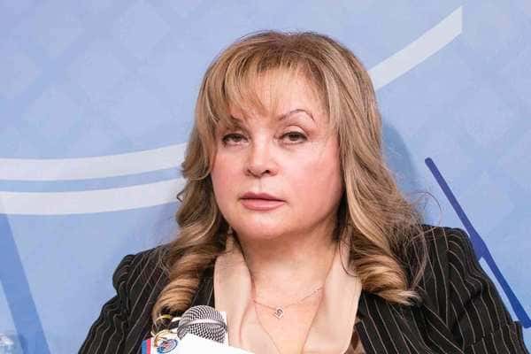 Элла ПАМФИЛОВА, председатель ЦИК России, во время медиафорума еще раз доказала, что она – «крепкий боец»: целый день она вела дискуссию с очень непростой журналистской аудиторией.