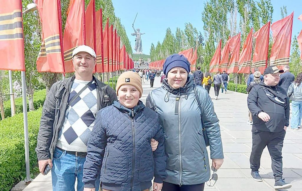 Оксана ГАРКУШИНА со всей семьей майские праздники провела в Волгограде. Ощущения от памятника «Родина-мать» непередаваемые… Оксана ГАРКУШИНА со всей семьей майские праздники провела в Волгограде. Ощущения от памятника «Родина-мать» непередаваемые…
