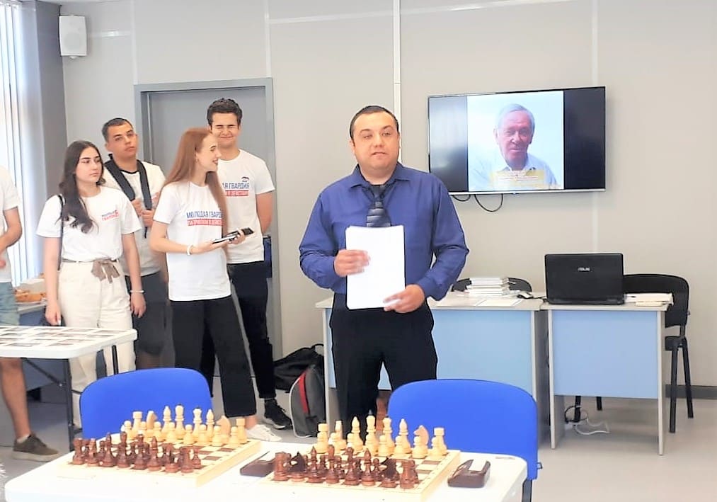 Главный арбитр турнира памяти Владимира Канцына - его воспитанник Кирилл Кулешов