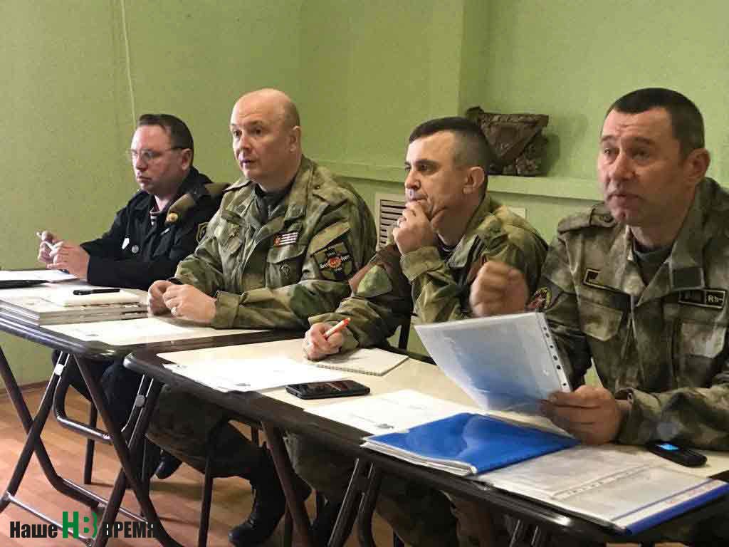 Лидеры поискового движения Дона Сергей Ширенко, Андрей Кудряков, Игорь Дудченко и Роман Сизякин на областном слете поисковиков.