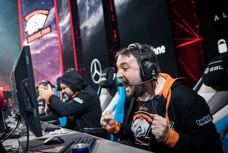 Киберспорт очень эмоционален. Профессиональный игрок в Dota 2 Павел 9pusha ХВАСТУНОВ. Киберспорт очень эмоционален. Профессиональный игрок в Dota 2 Павел 9pusha ХВАСТУНОВ.