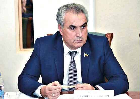 Депутат Законодательного собрания Ростовской области Виктор ХАЛЫН помог своим избирателям оборудовать ДК «Южный». Депутат Законодательного собрания Ростовской области Виктор ХАЛЫН помог своим избирателям оборудовать ДК «Южный».