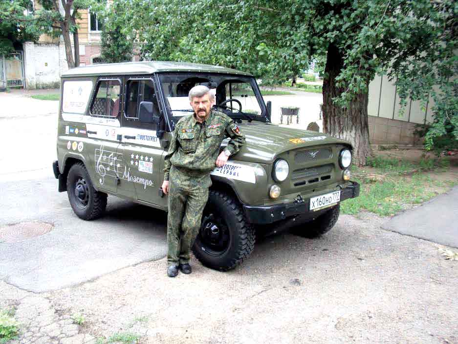 «К сожалению, точных данных о погибших красных кавалеристах пока нет...» – говорит руководитель «Поиска» Александр Павленко. «К сожалению, точных данных о погибших красных кавалеристах пока нет...» – говорит руководитель «Поиска» Александр Павленко.