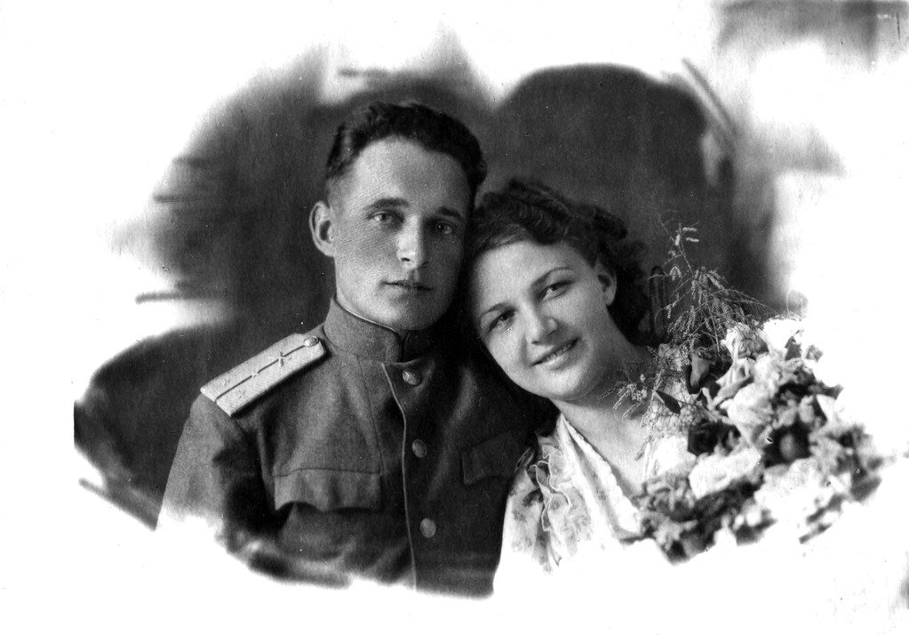 Сфотографировались-в-день-свадьбы.jpg Сфотографировались-в-день-свадьбы.jpg