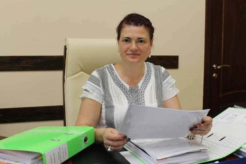 Директор Аксайской птицефабрики Наталья ШУМЕЧКОВА: «Программа бесплатно дает очень дорогие инструменты – на фабрику приедут лучшие специалисты, чтобы оценить уровень развития бизнеса и дать рекомендации. Если их советы перевести в деньги – это будут миллионы рублей». Директор Аксайской птицефабрики Наталья ШУМЕЧКОВА: «Программа бесплатно дает очень дорогие инструменты – на фабрику приедут лучшие специалисты, чтобы оценить уровень развития бизнеса и дать рекомендации. Если их советы перевести в деньги – это будут миллионы рублей».