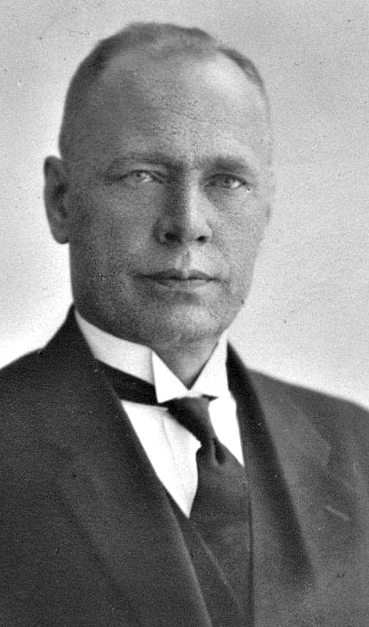 Фридрих Сауер Фридрих Сауер
