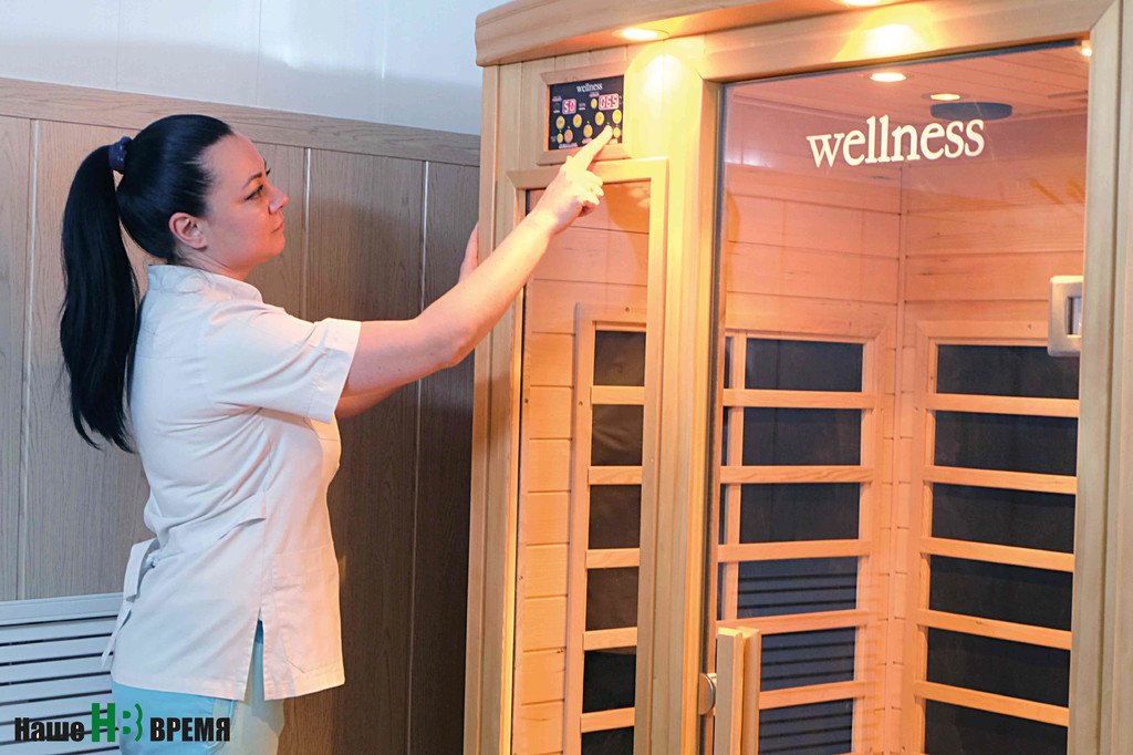 Дарья ПОЧУКАЕВА, медсестра водолечения: «Инфракрасная кабина – не только для красоты, но и для здоровья: восстановление иммунитета, коррекция легочной и сердечной патологии».