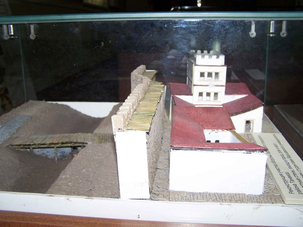 Сделанные варшавскими студентами макеты-реконструкции древнего города: каким он мог быть в местах раскопок польского отряда.