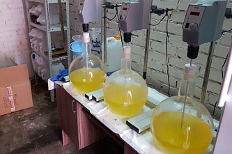 Сырье на полцентнера наркотиков обнаружили спецслужбы в лаборатории под Азовом