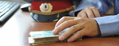 Ростовских полицейских задержали за получение взятки