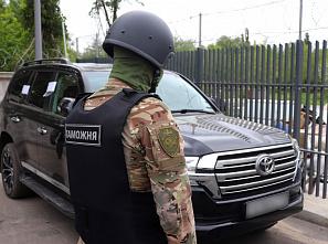 За неуплату таможенных платежей Луганская таможня изъяла очередную иномарку