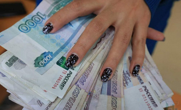 Наживалась на стариках