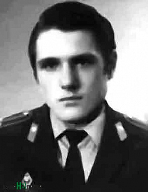 В память о лейтенанте милиции Сергее Станиславовиче Козлове...