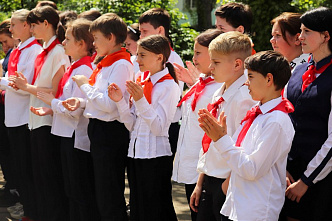 Таможенники передали благотворительную помощь детдому в ЛНР