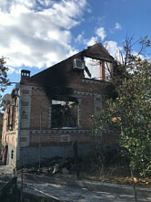 В Аксае при пожаре в доме погибла супружеская пара