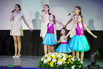 На вас земля держится