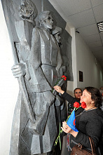 Открытие барельефа во ВГИКе