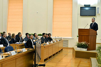 Городская дума Ростова приняла досрочную отставку градоначальника Алексея Логвиненко