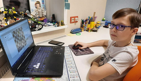 Международный день шахмат впервые отметили в онлайн формате