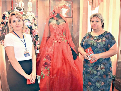 Теперь станичники смогут рассмотреть костюмы из любимых спектаклей.