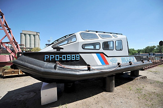 Не тонут, не ржавеют...