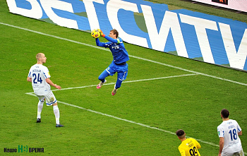 «Ростов» разгромил «Динамо»